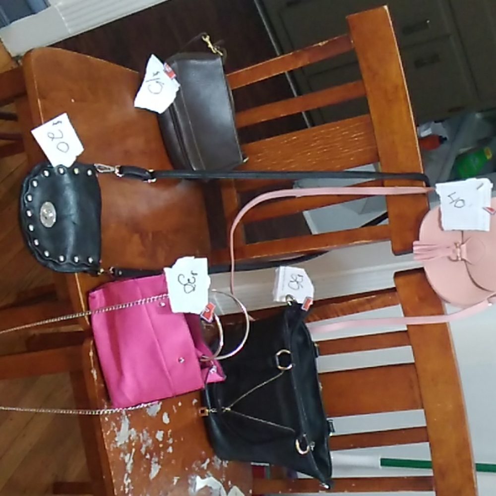 👛